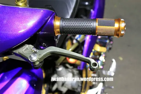 Modif telanjang Yamaha Mio. Sadis euy!…