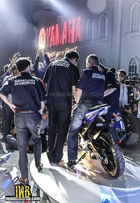 Yamaha R15