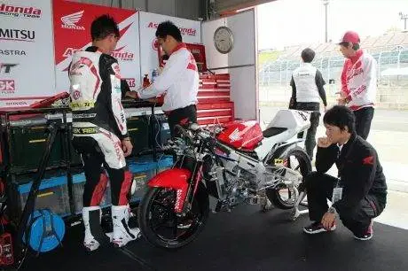 Motegi_Gerry-Salim_Nakano_4