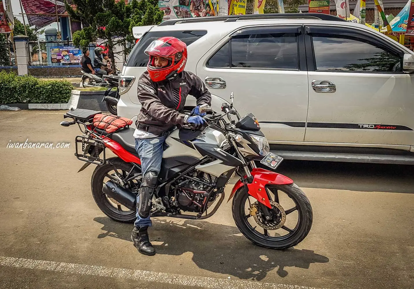 Turing Bloggers ke Tanjung Lesung nunggang Supra GTR dan CRF250 Rally
