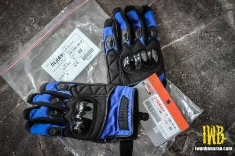 Yamaha Glove (1)