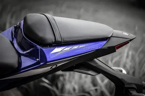 Yamaha_R25_ABS (11)
