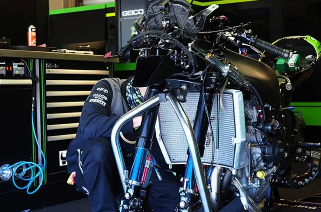 Kawasaki siap kembangkan DNA Motogp ZX-RR untuk lawan Ducati, target 2020