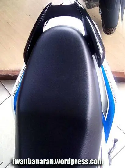 310120111351 Suzuki Skydrive racing edition. Jebule cuma striping doang….
