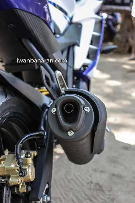 Yamaha YZF_R15 (13)
