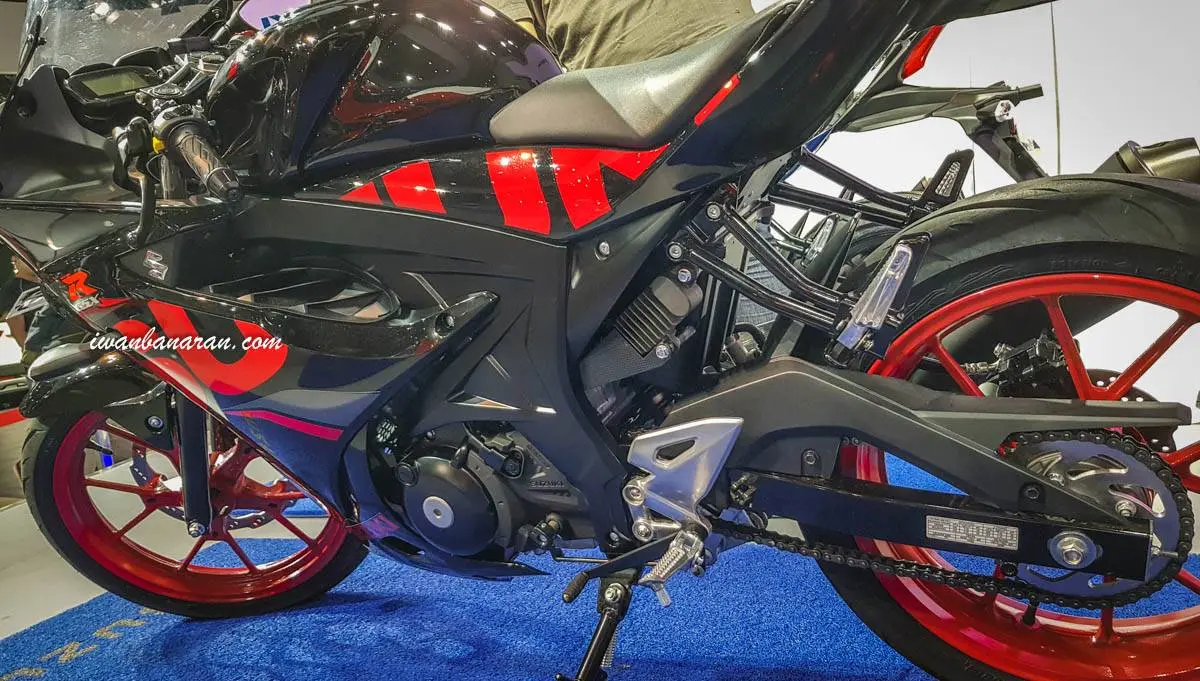 Mega gallery Suzuki new GSX-R150 warna 2018, warna putih hilang