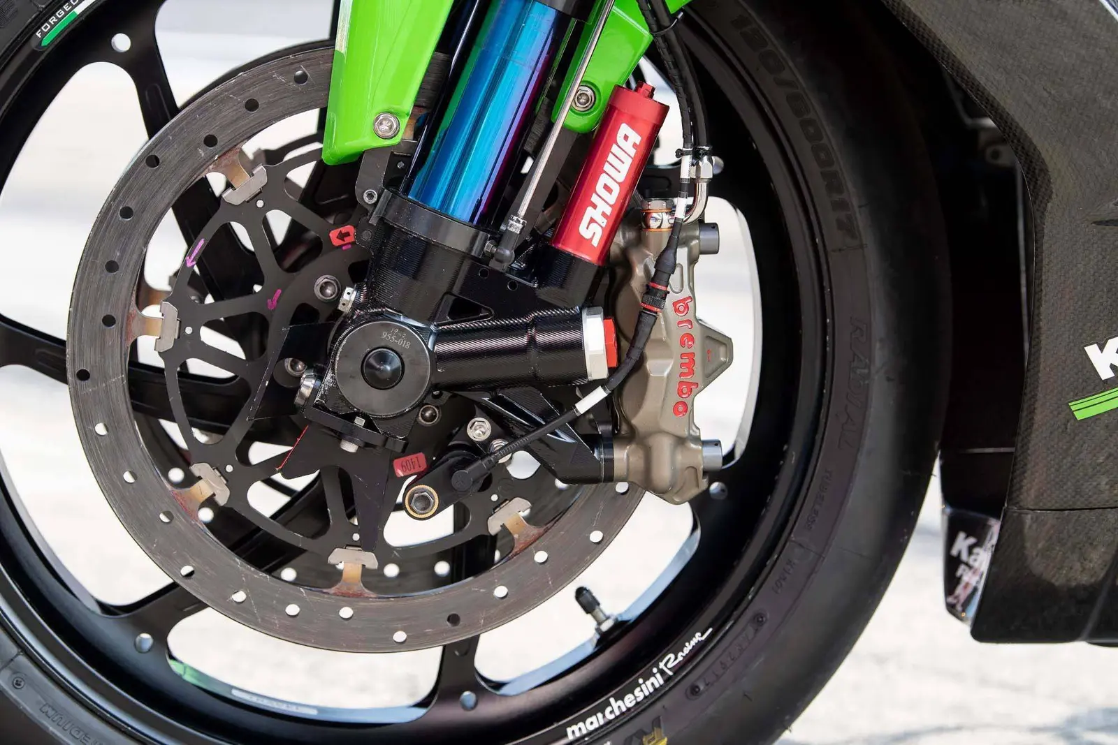 Bedah Kawasaki Ninja ZX10RR versi 8 Hours yang kalahkan YZF-R1