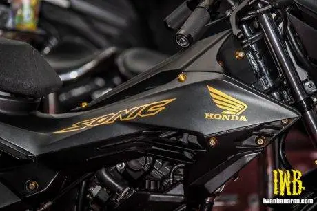 honda sonic modifikasi black matte (16)