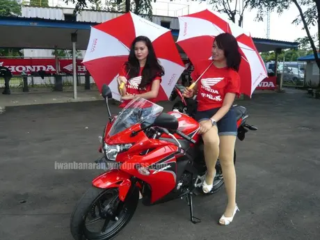 Kumpulan foto-foto CBR150r hasil jepretan diSentul….