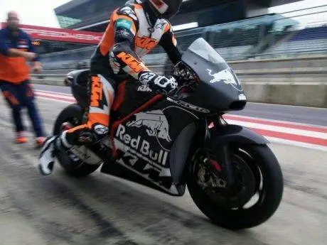 KTM RC16 Motogp (1)