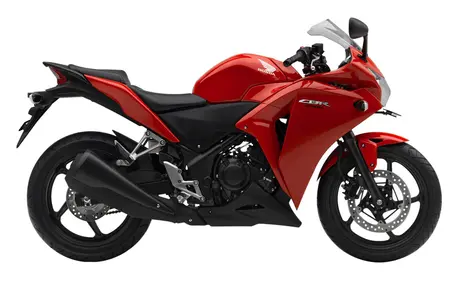 Warna baru Honda CBR 250R….sing ireng sangarrr