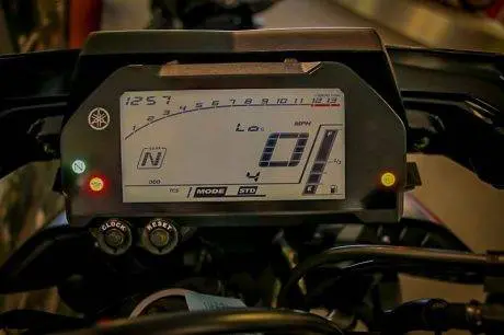 yamaha-mt10-10