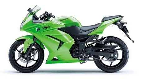Ninja-Kiri-Kecil Perlu nggak sih motor berfairing dibekali standart tengah???