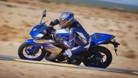 Spied…sosok Yamaha R3 versi Eropa ??… —