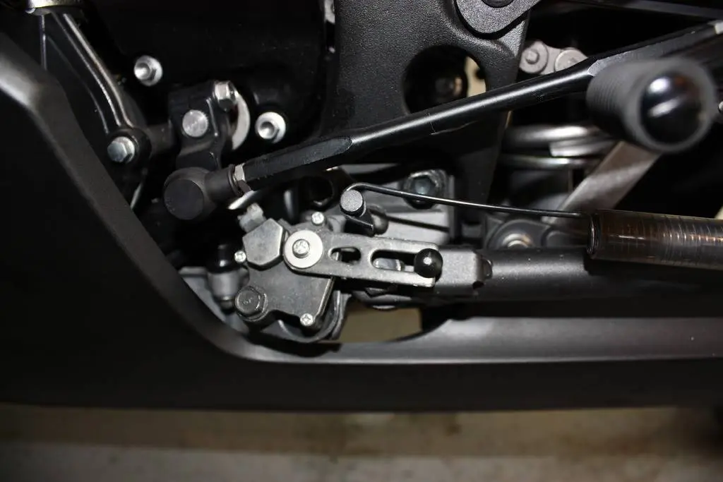 Pakai Standart samping lebih dari 3 jam perhari bikin motor “Slereng” ora imbang ???….