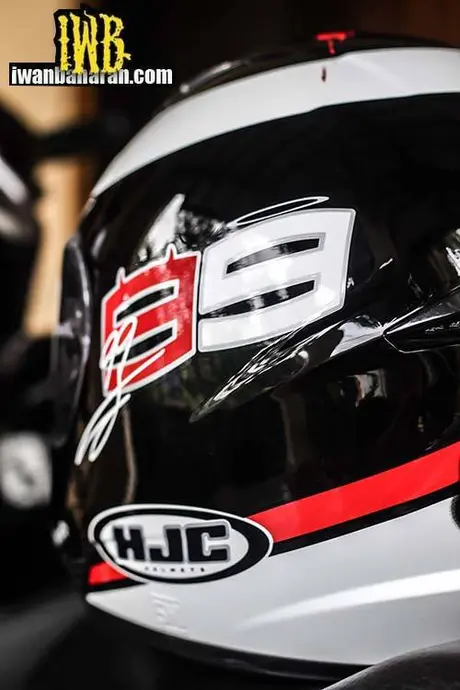 HJC Jorge Lorenzo Replica (26)