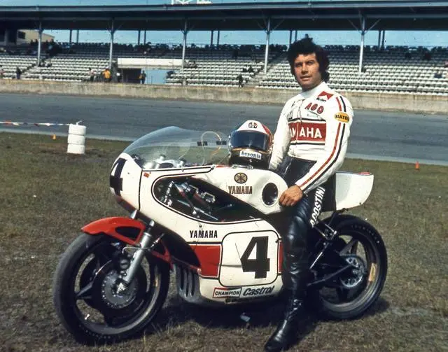 Giacomo Agostini : ” Marquez memang lakukan kebodohan, tapi tidak pantas didiskualifikasi “
