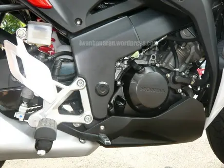 Kumpulan foto-foto CBR150r hasil jepretan diSentul….