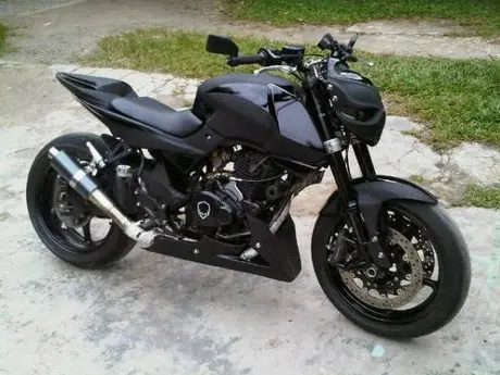 Modif street Fighter Pulsar200. Hasilnya sangarrrr….