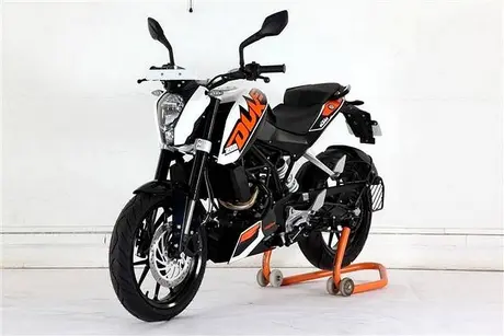 KTM-Duke-White-2012 KTM rilis dua warna baru untuk Duke 200… —