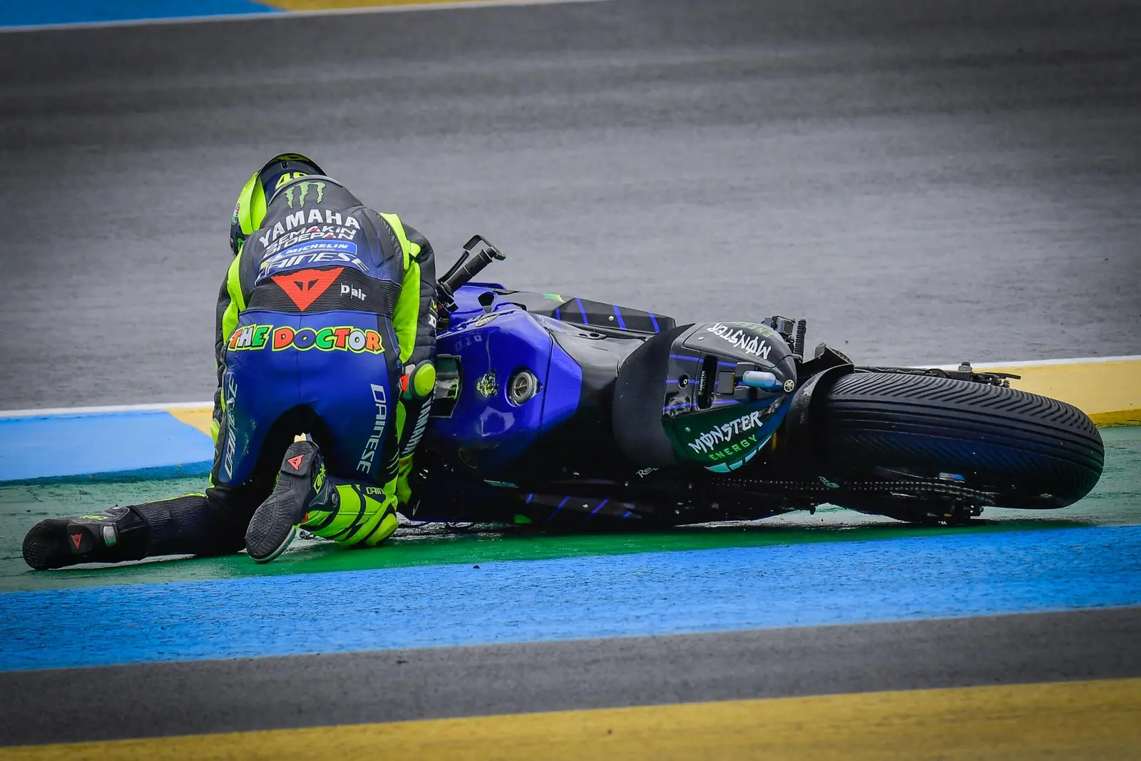 Balada Valentino Rossi dlosor di Le Mans….” Ini memalukan” ujarnya