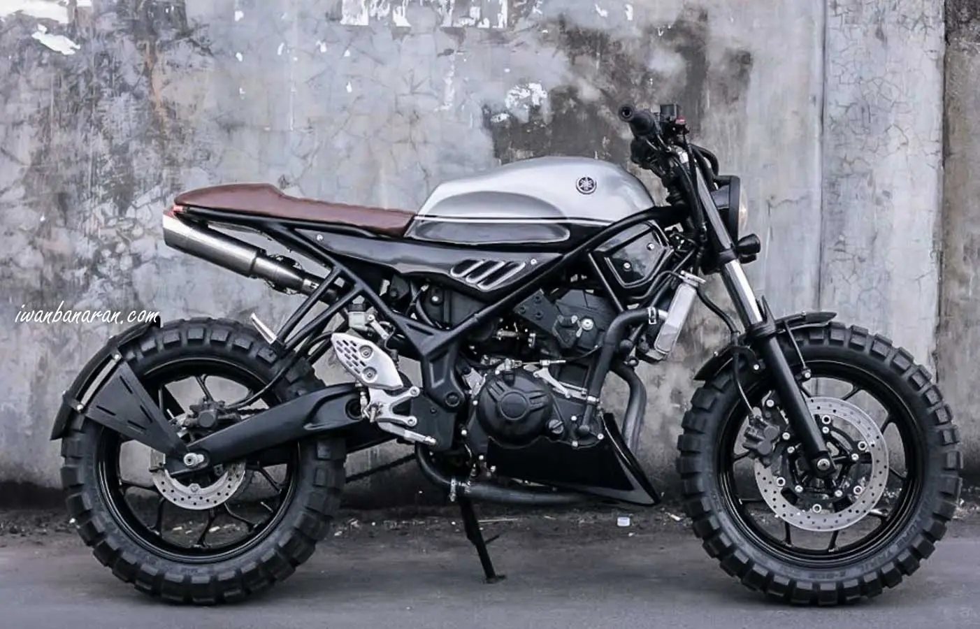 Modifikasi : Yamaha new XSR-250 ? bukan, ini adalah Yamaha YZF R25