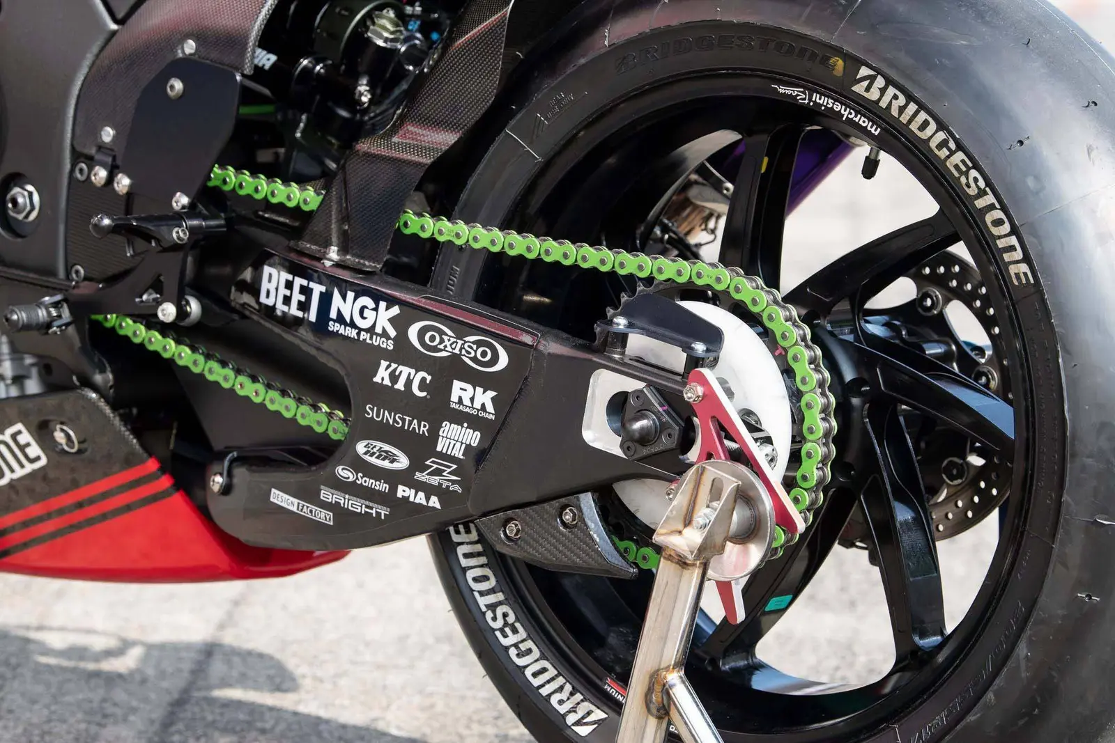 Bedah Kawasaki Ninja ZX10RR versi 8 Hours yang kalahkan YZF-R1