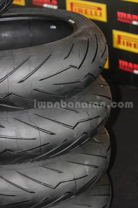 Pirelli Diablo Rosso III (3)