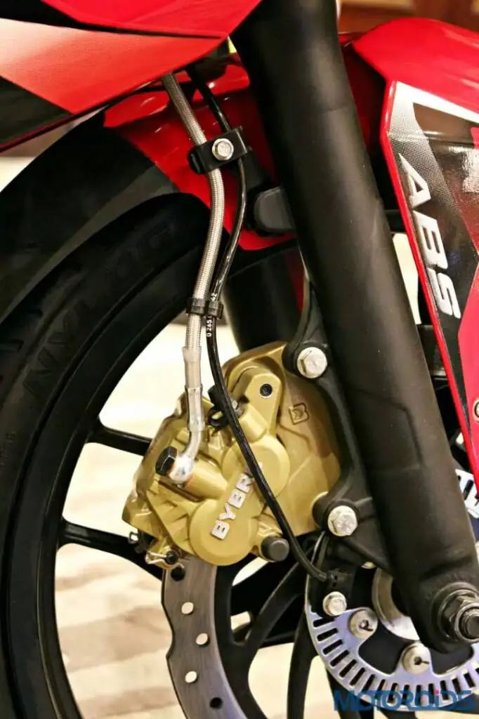 Biker ini berantem hanya gara-gara debat perkara rem ABS…… — unik ki cak