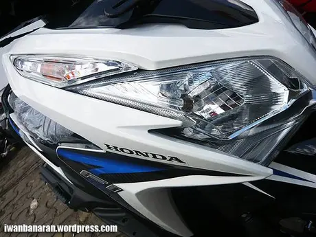Penasaran gambar detil Honda Vario 125PGM-FI?. Monggo diintip… —