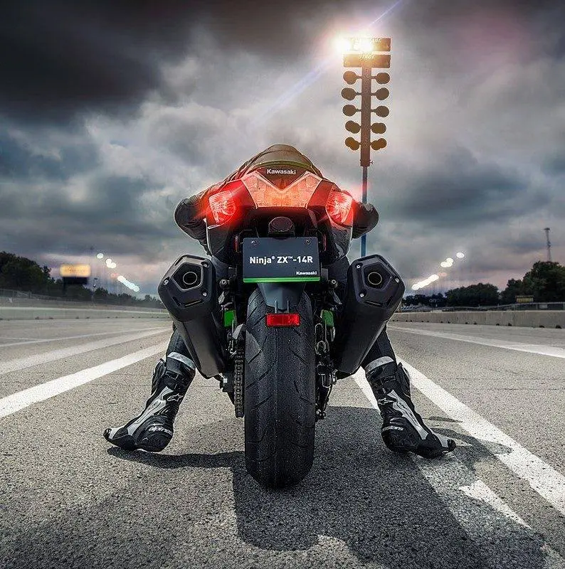 Moge Kawasaki hyperbike ZX14R diskon besarrr, edian kieeee promonya