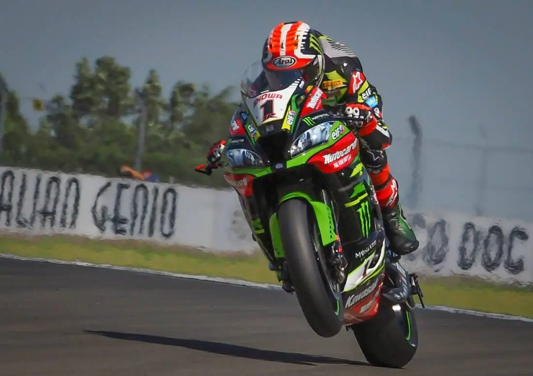 WSBK Inggris : Alvaro Bautista dlosor, Ducati runtuh, Kawasaki kembali berkibar