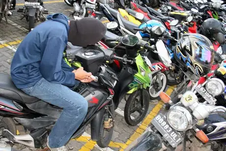 CairanKimia1-tyo-(lead) Gagal nyolong Honda CBR150R…dua satpam tewas didor