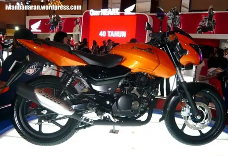 P180 right Wowww….Pulsar orange colour akan segera dipasarkan