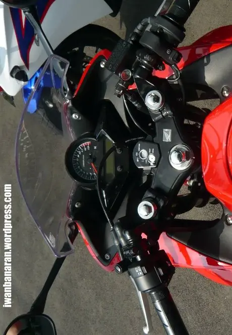 Kumpulan foto-foto CBR150r hasil jepretan diSentul….