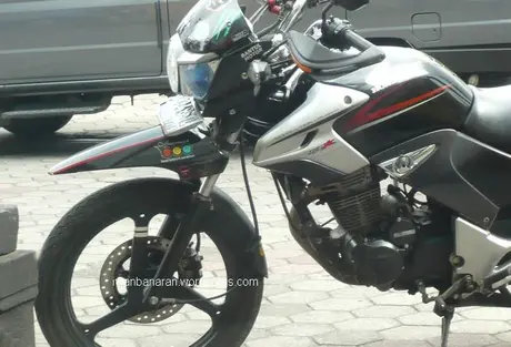 P1140901 Honda Tiger ala Supermoto….??