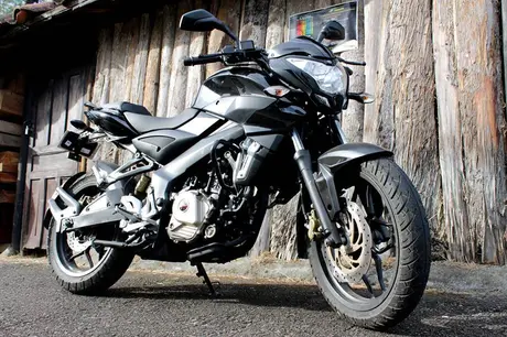 Pulsar 200NS