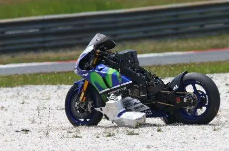 yamaha M1 crash