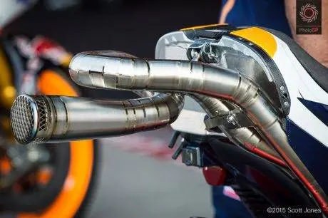 Pedrosa-Repsol-Honda-RC213V-exhaust-Brno-2015