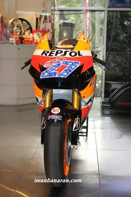 Melihat secara langsung Honda RC212V….asem, apik tenan