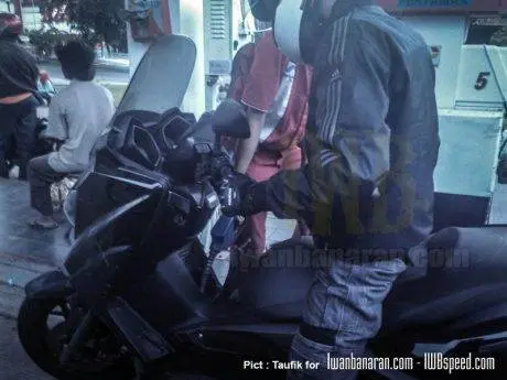 Yamaha_XMAX (1)