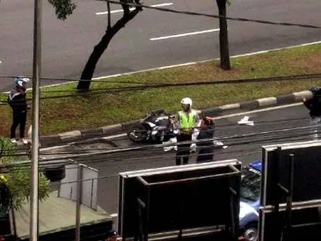 motor_detikoto_in Capek dengan kebobrokan pengelola jalan negeri ini! —