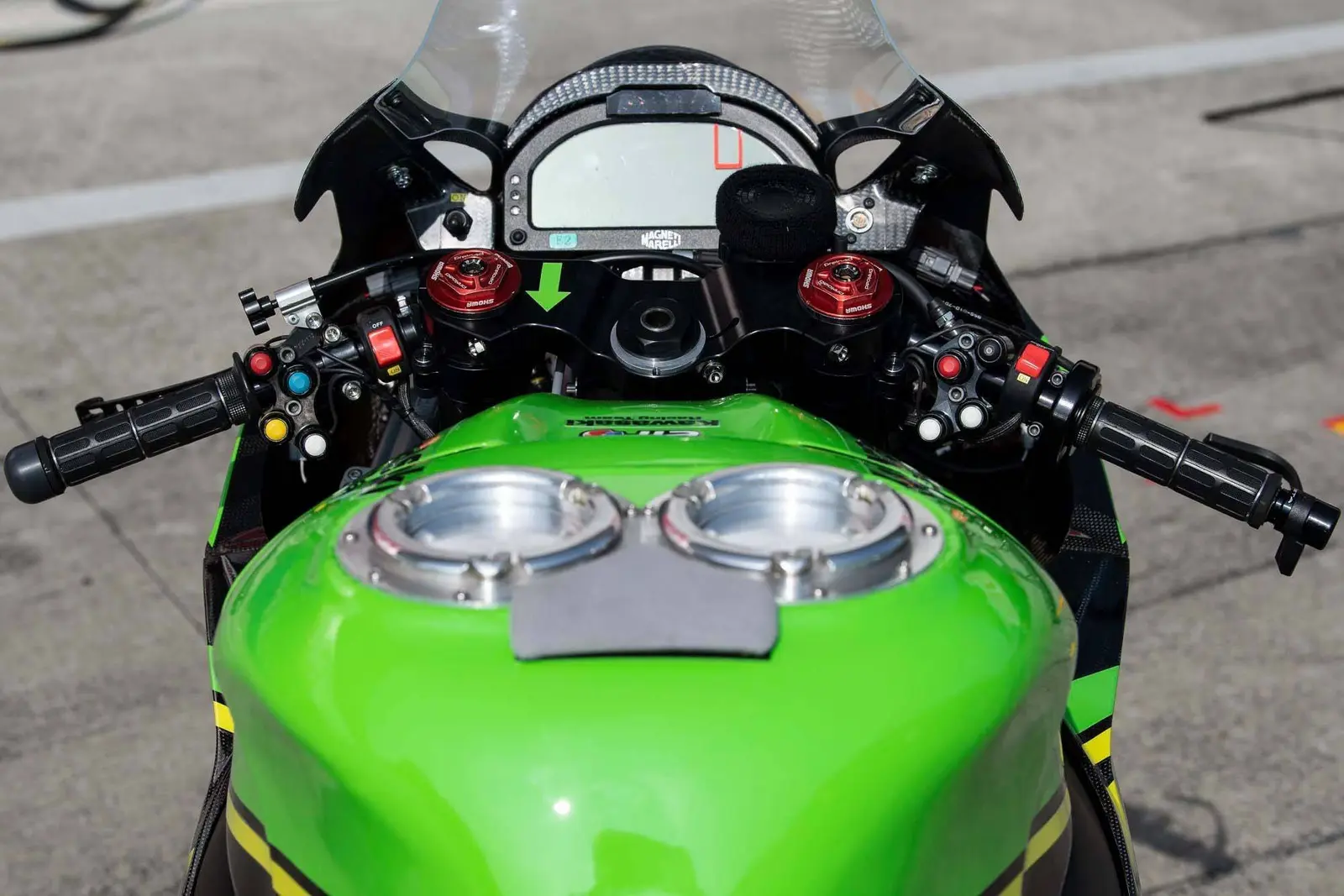 Bedah Kawasaki Ninja ZX10RR versi 8 Hours yang kalahkan YZF-R1