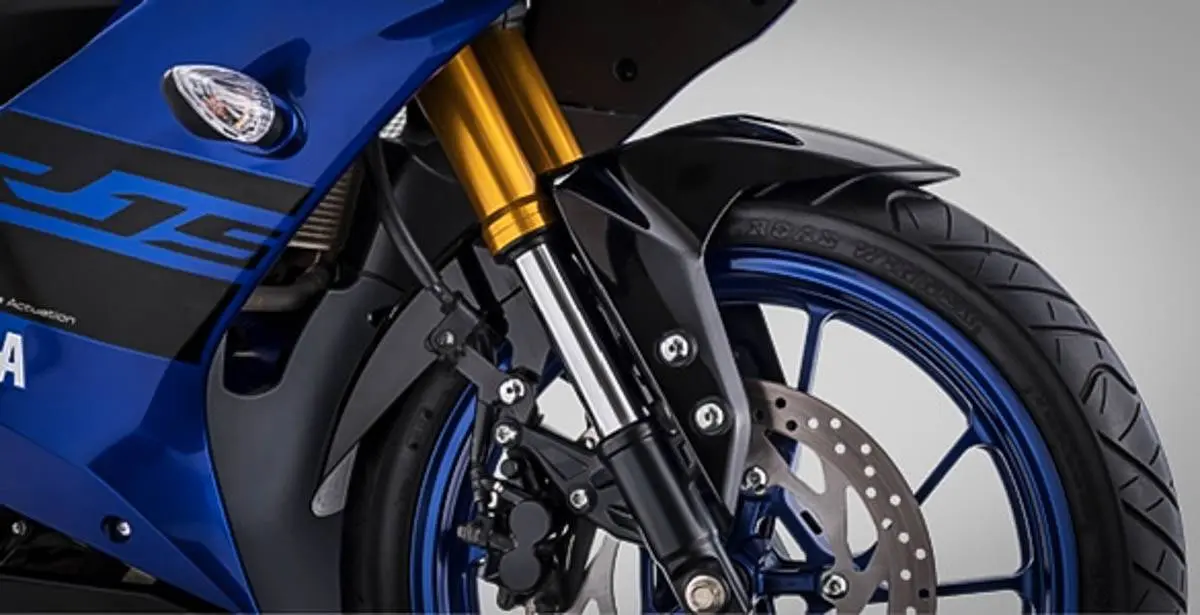 Yamaha resmi rilis new R15 2018 dengan USD warna gold, berikut foto detilnya