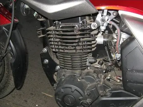 Yamaha SZ-R…siminim fitur yang laris manis! —