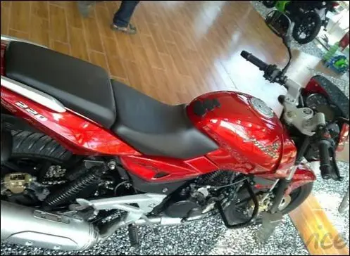 Bajaj-Pulsar-220-DTSi-S-Bikini-Faired-3 Harga serta peluncuran Pulsar135 dan P220 sudah ada titik terang… —