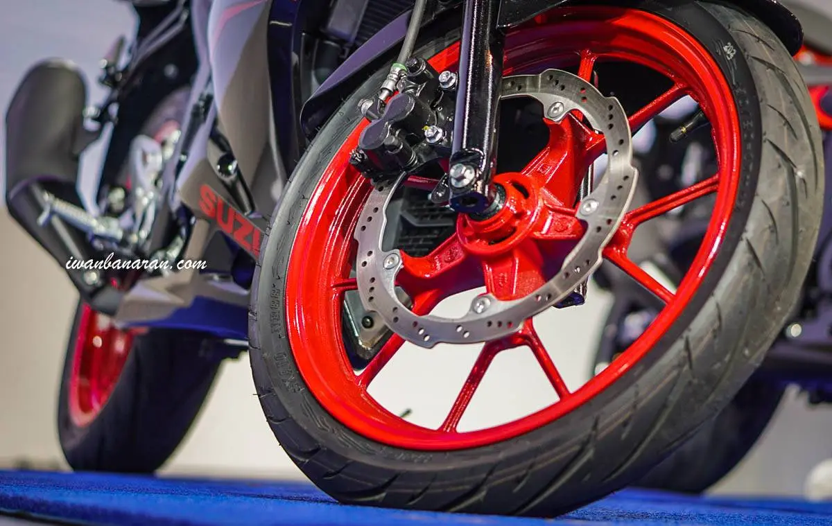 Mega gallery Suzuki new GSX-R150 warna 2018, warna putih hilang