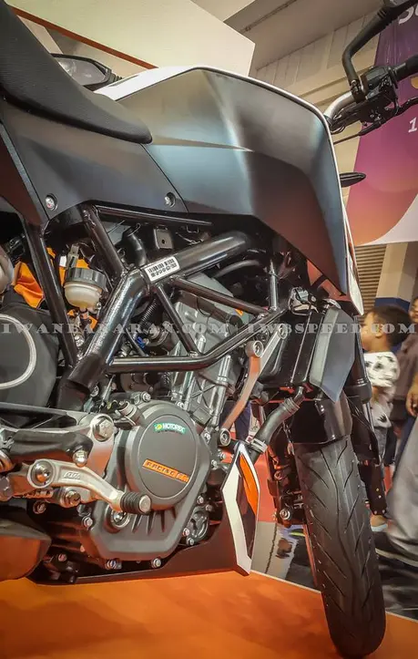 KTM Duke dan RC200 (6)