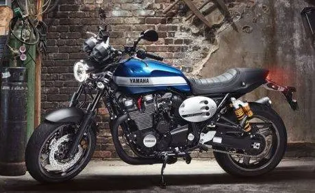 092914-2015-yamaha-xjr1300-f