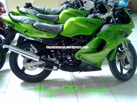 Woro-worooo…Ninja 150rr facelift sudah ada didealer Kawasaki!…